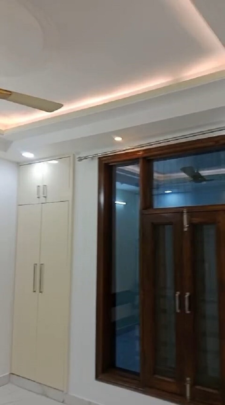 undefined, vasant kunj enclave 2 Bedroom 124 Sq.Yd. Apartment In Vasant Kunj Enclave Delhi 9572007