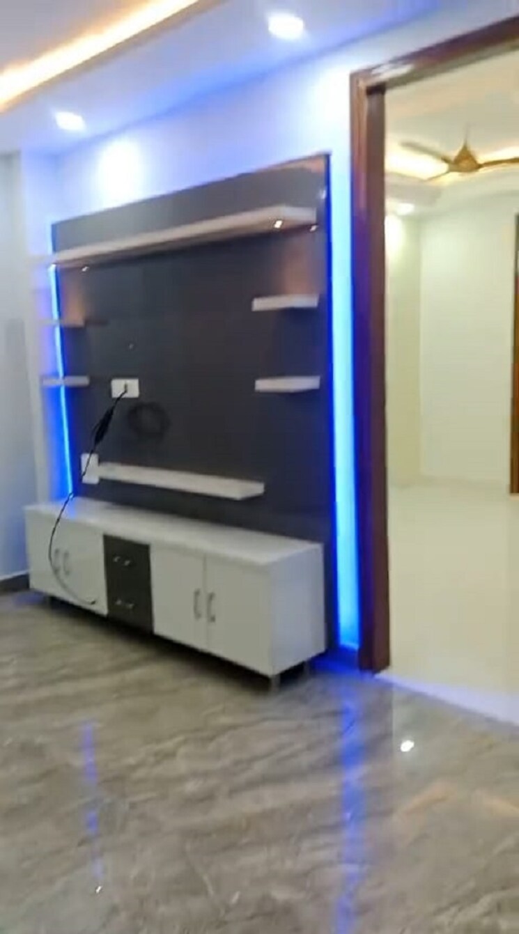 undefined, vasant kunj enclave 2 Bedroom 124 Sq.Yd. Apartment In Vasant Kunj Enclave Delhi 9572007