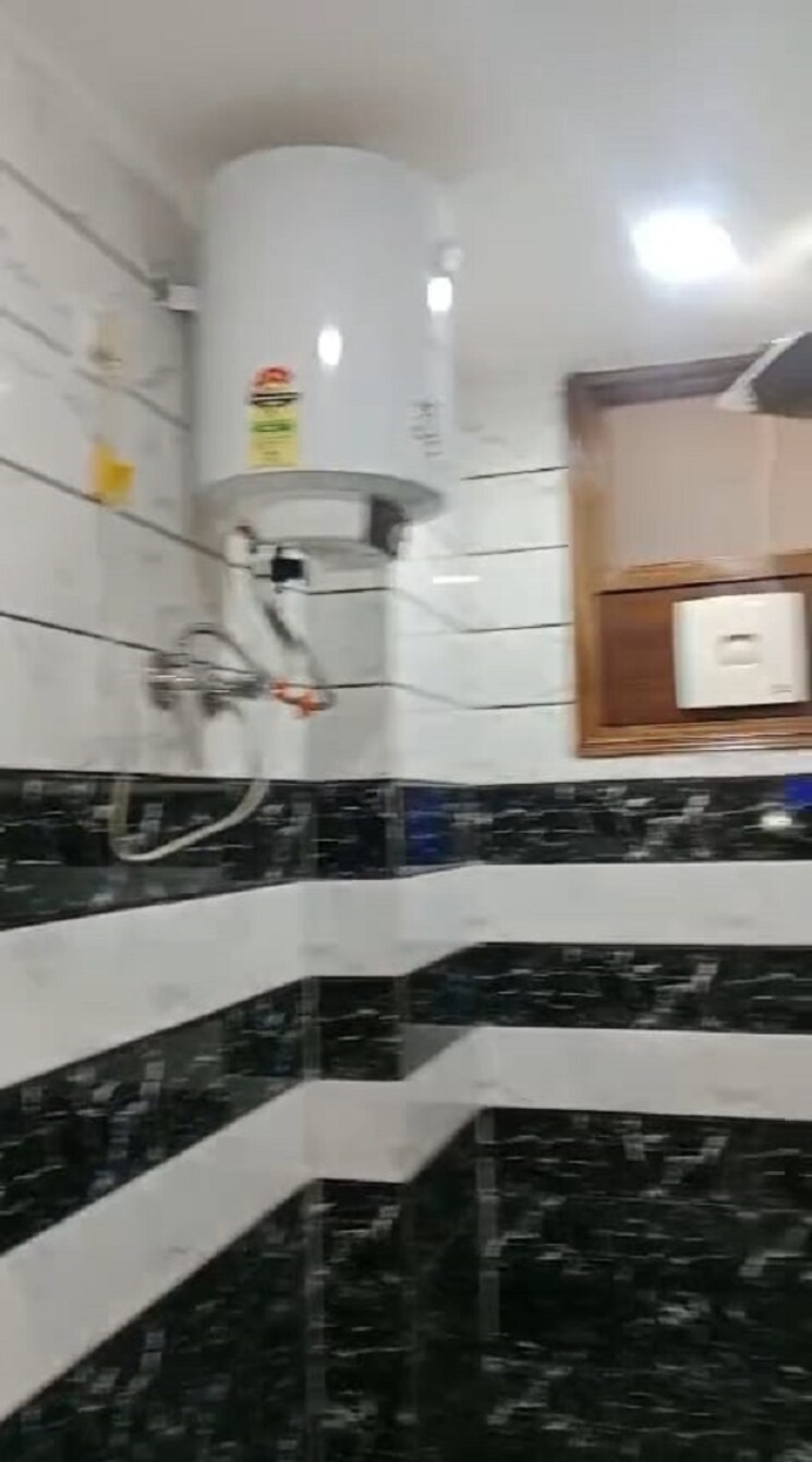 Attached Bathroom, vasant kunj enclave 2 Bedroom 124 Sq.Yd. Apartment In Vasant Kunj Enclave Delhi 9572007