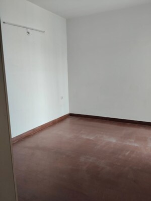 Room in 3 BHK Apartment at Mapsko Mount Ville, Sector 79 – for Rent