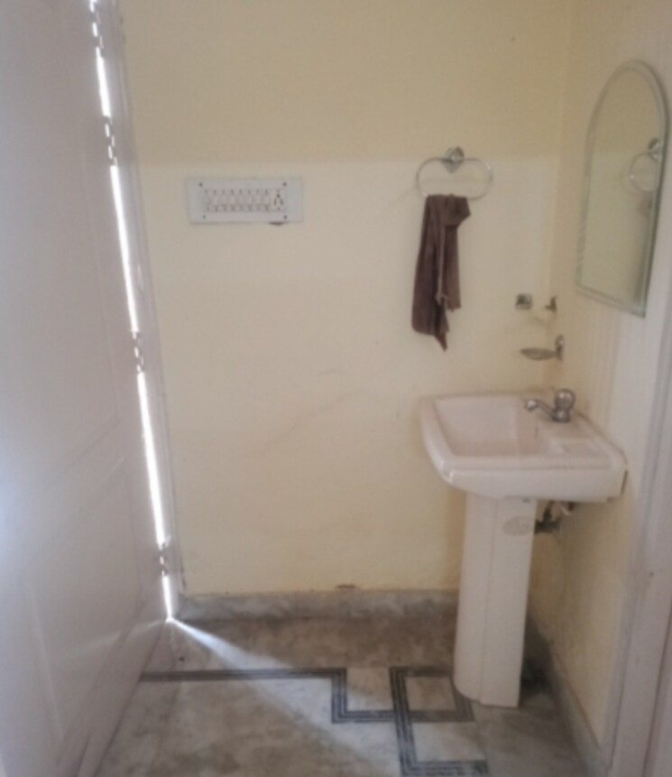 Bathroom, vikas nagar 2 Bedroom 950 Sq.Ft. Independent House In Vikas Nagar Lucknow 9572103