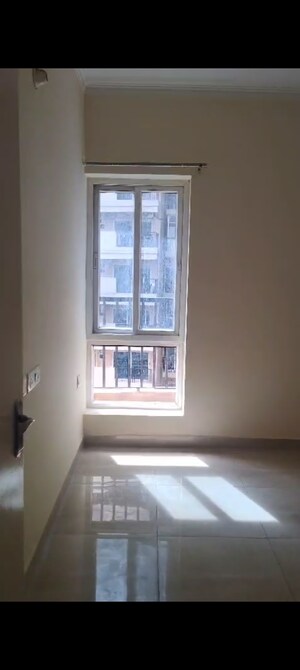 Room in 2 BHK Apartment at Gaur City 2 - 14th Avenue, Sector 16c Greater Noida – for Rent