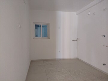 Room in 3 BHK Apartment at Rajapushpa Eterna, Nanakramguda – for Sale