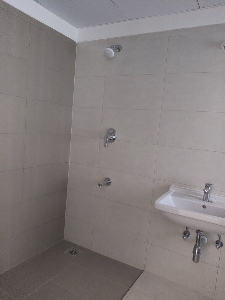 Bathroom, rajapushpa-eterna 3 Bedroom 2360 Sq.Ft. Apartment In Nanakramguda Hyderabad 9572100