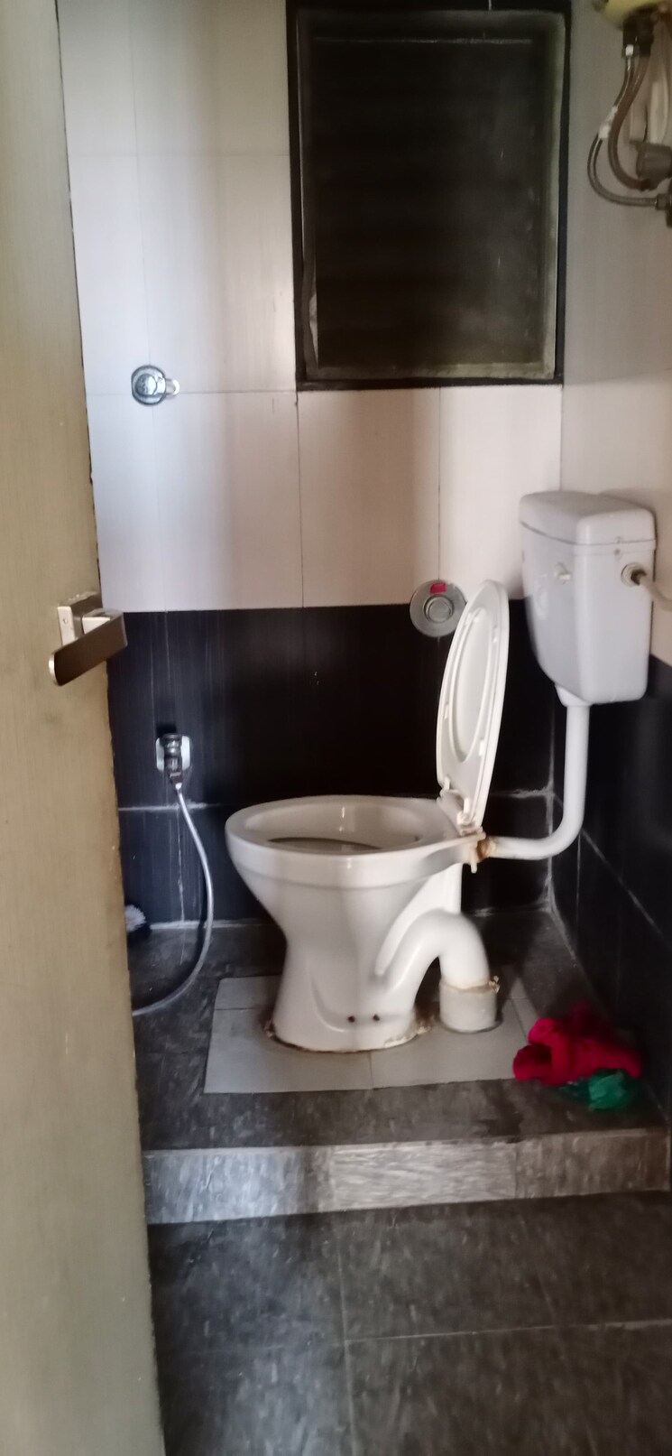 Bathroom, ravechi-heights 3 Bedroom 1600 Sq.Ft. Apartment In Kharghar Navi Mumbai 9572087