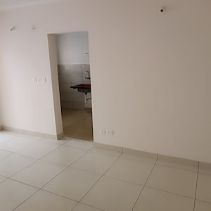 Room in 2 BHK Apartment at Prestige Finsbury Park Hyde, Bagaluru – for Rent