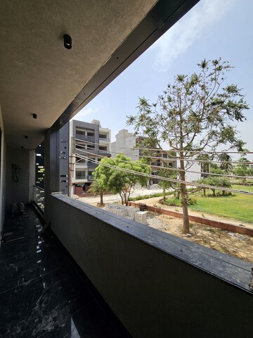 Balcony in 4 BHK Builder Floor at Vipul World Floors, Sector 48 – for Sale