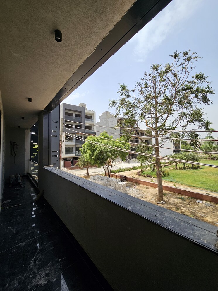 Balcony, vipul-world-floors 4 Bedroom 500 Sq.Yd. Builder Floor In Sector 48 Gurgaon 9572231