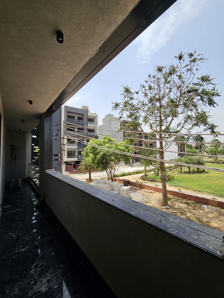 Balcony, vipul-world-floors 4 Bedroom 500 Sq.Yd. Builder Floor In Sector 48 Gurgaon 9572231