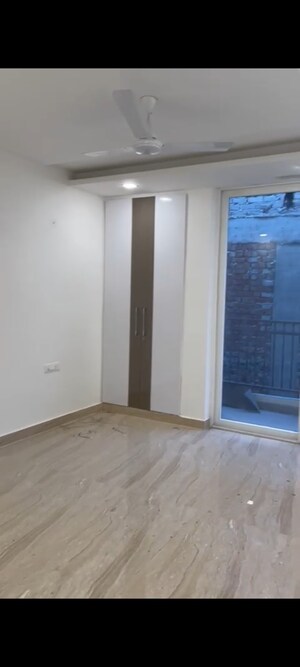 Room in 3 BHK Builder Floor at BPTP District Phase 2, Sector 84 – for Sale