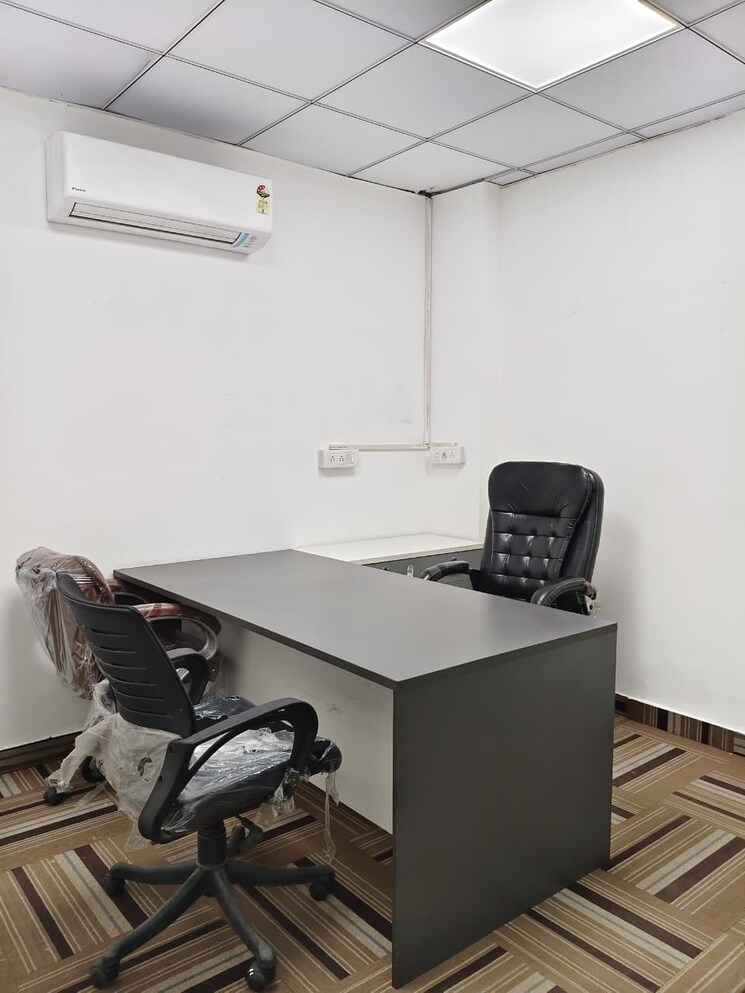 Team Area, sector 63 Commercial Office Space 1000 Sq.Ft. In Sector 63 Noida 9572246