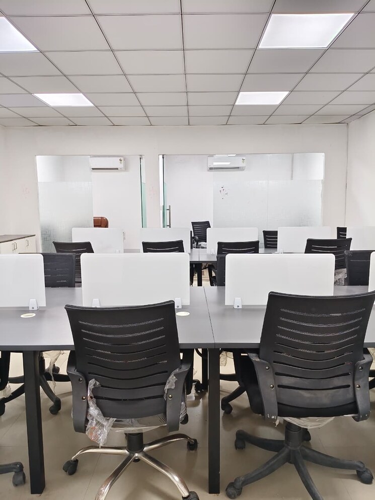Team Area, sector 63 Commercial Office Space 1000 Sq.Ft. In Sector 63 Noida 9572246