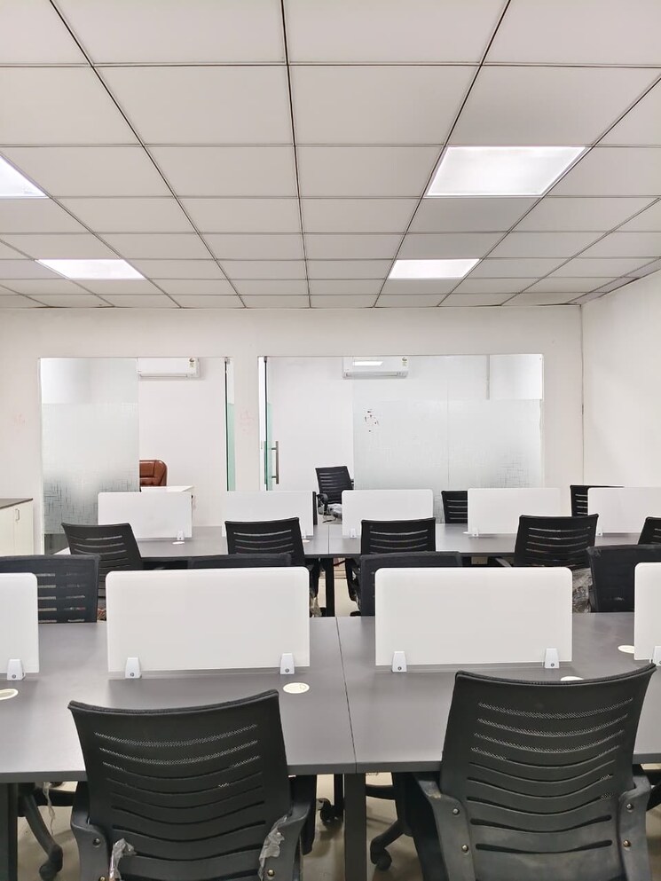 Team Area, sector 63 Commercial Office Space 1000 Sq.Ft. In Sector 63 Noida 9572246