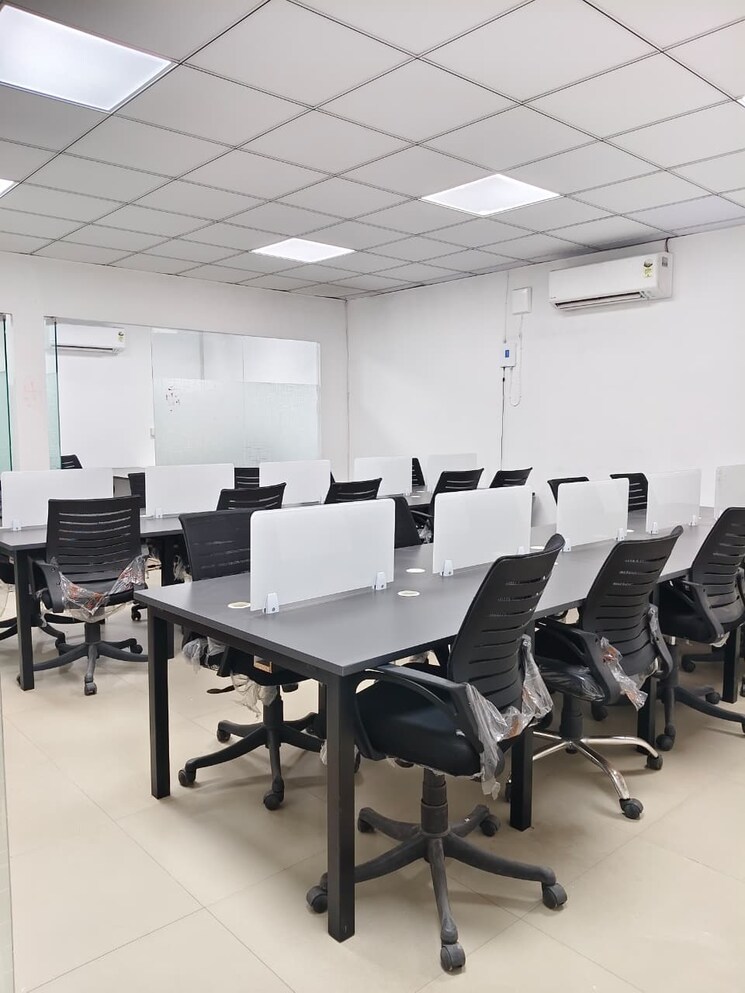 Gym, sector 63 Commercial Office Space 1000 Sq.Ft. In Sector 63 Noida 9572246