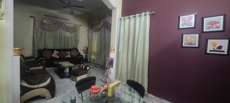Master Bedroom, indira nagar 6+ Bedroom 2400 Sq.Ft. Villa In Indira Nagar Lucknow 9572286
