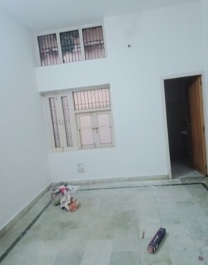 Room in 2 BHK Independent House at Aliganj – for Rent