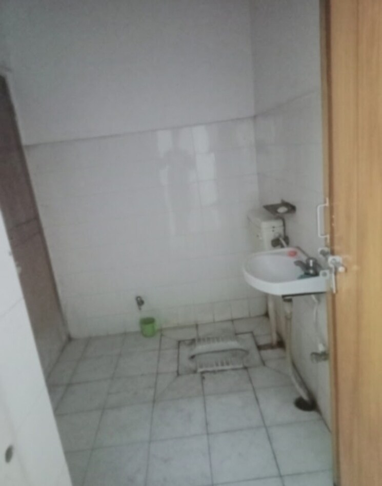 Bathroom, aliganj 2 Bedroom 2000 Sq.Ft. Independent House In Aliganj Lucknow 9572301