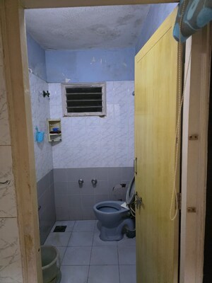 Bathroom in 3 BHK Apartment at Jodhpur – for Rent