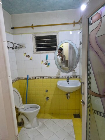 Bathroom in 3 BHK Apartment at Jodhpur – for Rent