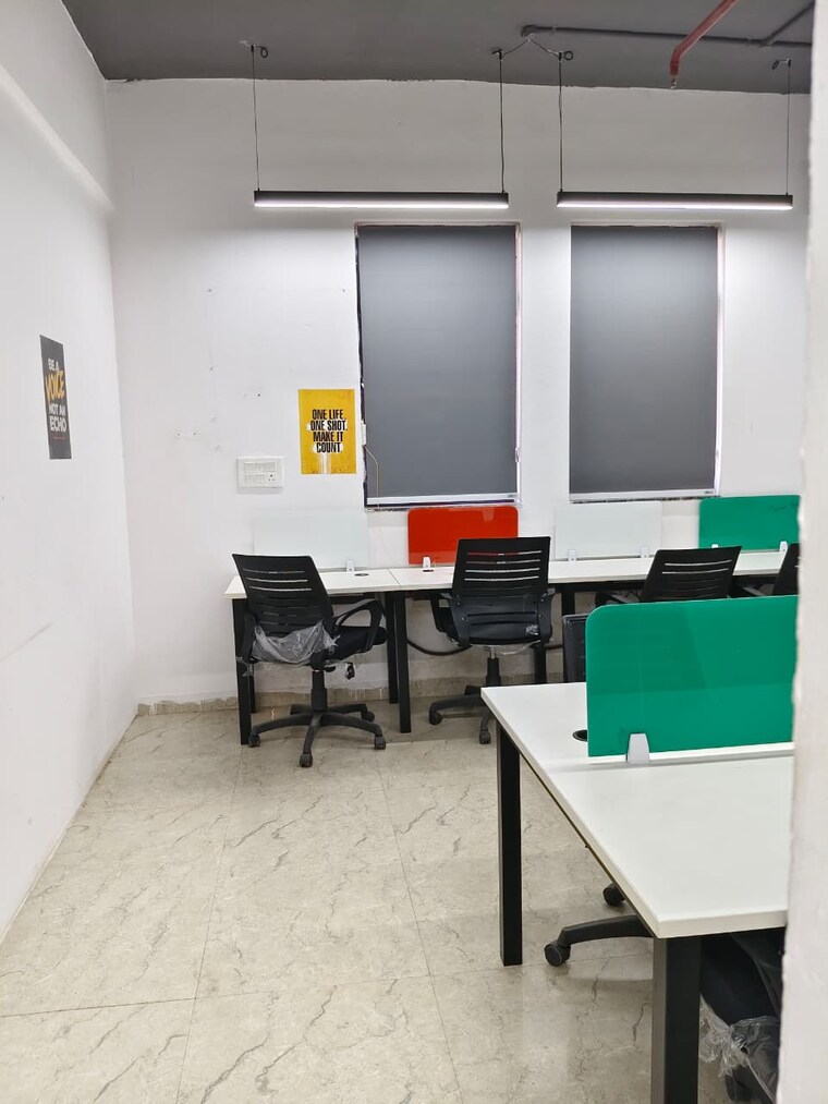 Team Area, sector 63 Commercial Office Space 700 Sq.Ft. In Sector 63 Noida 9572339