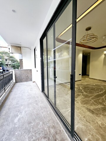 Building Lobby in 4 BHK Builder Floor at Sector 55 – for Sale