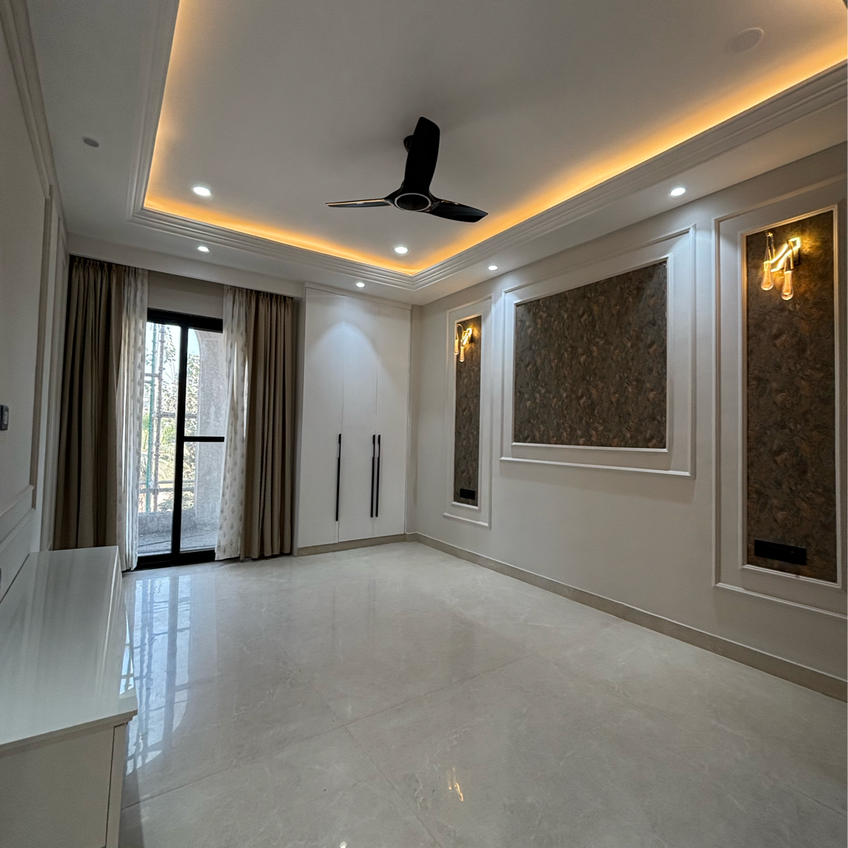 3 BHK 1600 Sq.Ft. Builder Floor in Versalia WoodWinds