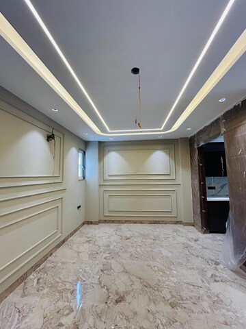 Room in 3.5 BHK Builder Floor at Ansal Florence Villa, Sector 57 – for Sale