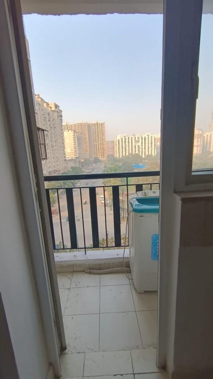 Balcony, amrapali-princely-estate 3 Bedroom 1540 Sq.Ft. Apartment In Sector 76 Noida 9572380