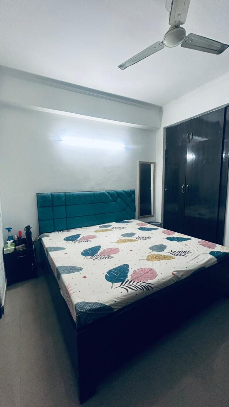 Bedroom, amrapali-princely-estate 3 Bedroom 1540 Sq.Ft. Apartment In Sector 76 Noida 9572380