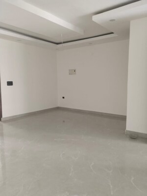 Room in 4 BHK Builder Floor at Ashoka Enclave Faridabad, Sector 34 – for Sale