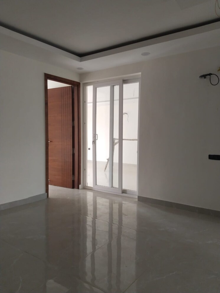 Room, ashoka-enclave-faridabad 4 Bedroom 272 Sq.Yd. Builder Floor In Sector 34 Faridabad 9572482