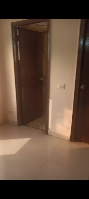 Room in 1 BHK Apartment at Signature Global Synera, Sector 81 – for Rent