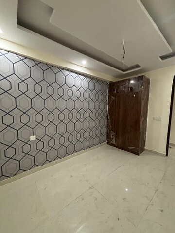 Room in 2 BHK Builder Floor at Sector 49 – for Sale