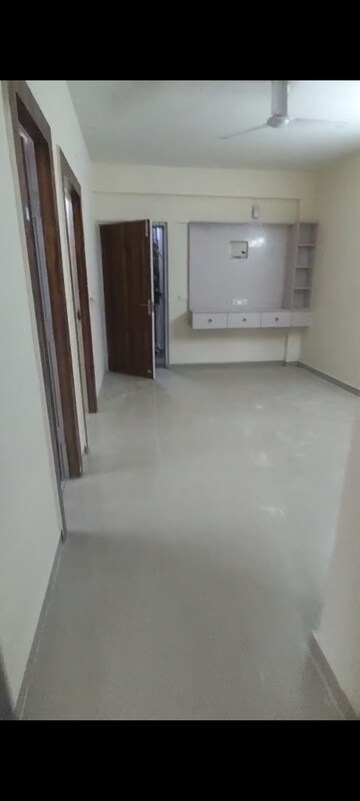 2 BHK Apartment For Rent in Shree Vardhman Green Court, Sector 90