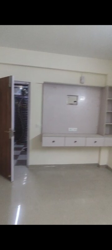 Furnished Amenities in 2 BHK Apartment at Shree Vardhman Green Court, Sector 90 – for Rent