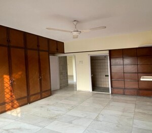 Bedroom in 2 BHK Apartment at Dadar East – for Rent