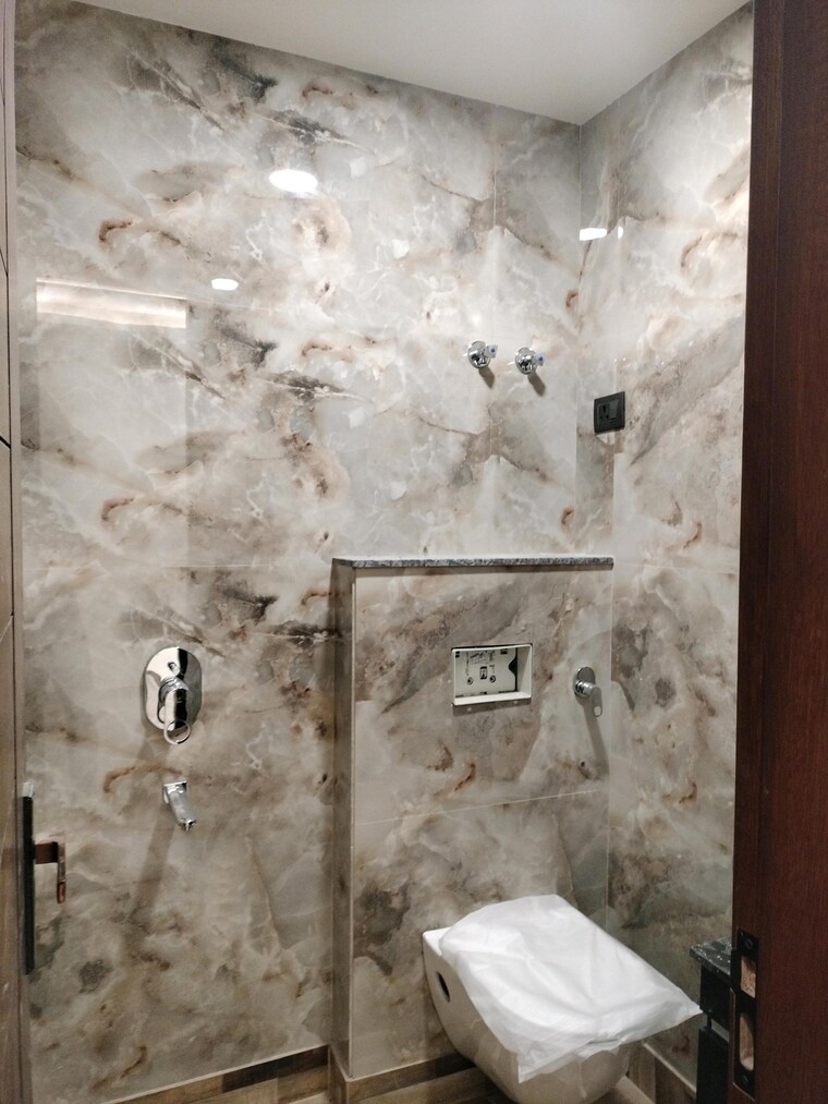 Bathroom, sector 6 dwarka 3 Bedroom 1800 Sq.Ft. Apartment In Sector 6 Dwarka Delhi 9572469