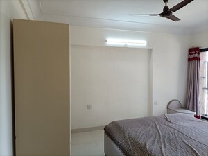 2 BHK Apartment For Rent in Malad East