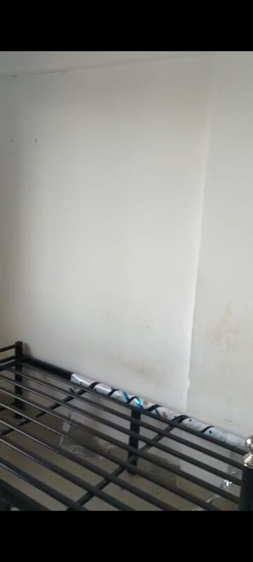 Furnished Amenities in 1 BHK Apartment at Tilak Nagar – for Rent