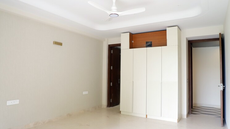Room, sector 56 4 Bedroom 4500 Sq.Ft. Builder Floor In Sector 56 Gurgaon 9572510