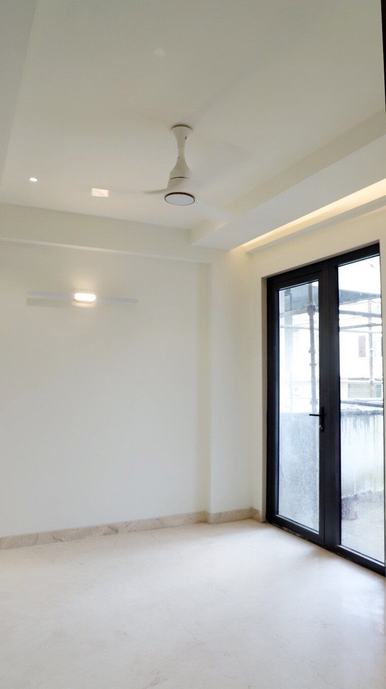 Room, sector 56 4 Bedroom 4500 Sq.Ft. Builder Floor In Sector 56 Gurgaon 9572510