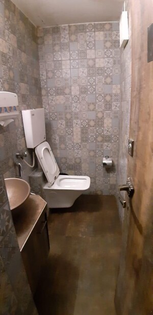  Shop For Rent in Juhu