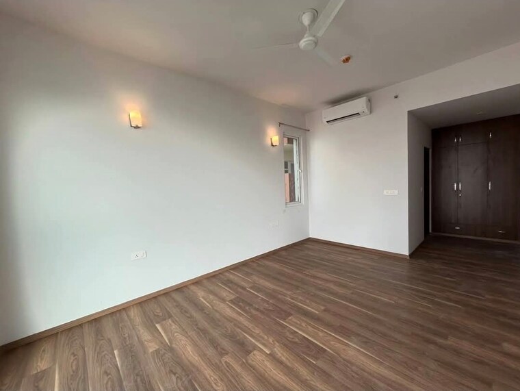 Room, signature-global-daxin-vistas 3 Bedroom 1550 Sq.Ft. Builder Floor In Bhondsi Gurgaon 9572775