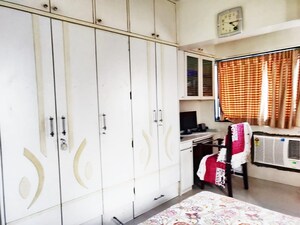 Room in 1 BHK Apartment at Bandra West – for Rent