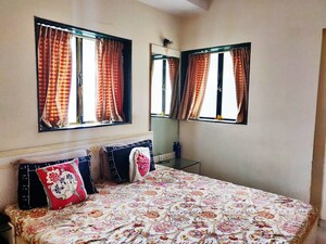 Bedroom in 1 BHK Apartment at Bandra West – for Rent