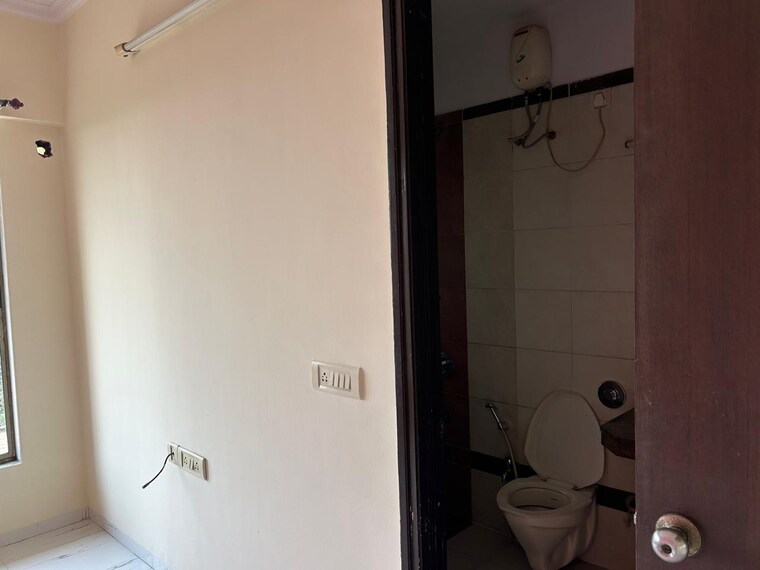 Bathroom, kshitij-chs-sanpada 3 Bedroom 1650 Sq.Ft. Apartment In Sanpada Navi Mumbai 9572873