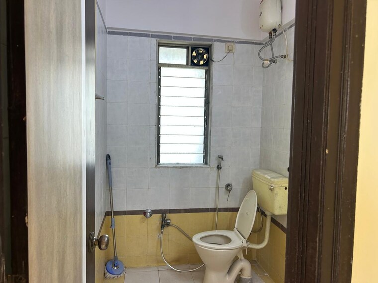 Bathroom, kshitij-chs-sanpada 3 Bedroom 1650 Sq.Ft. Apartment In Sanpada Navi Mumbai 9572873
