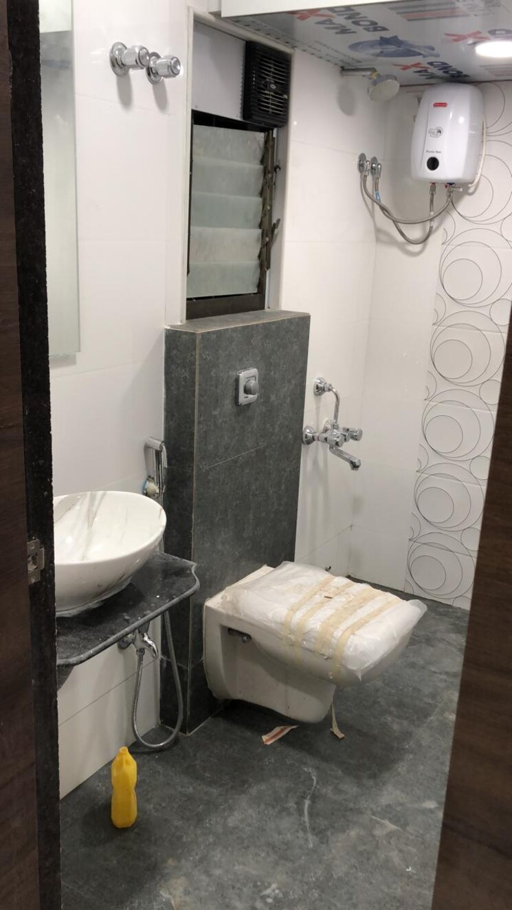 Bathroom, ramdoot-chs 1 Bedroom 430 Sq.Ft. Apartment In Currey Road Mumbai 9572901