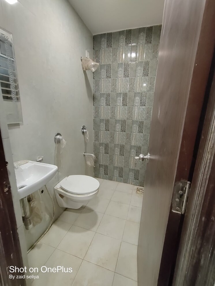 Bathroom, relliance-amann-highland-park 1 Bedroom 334 Sq.Ft. Apartment In Malad East Mumbai 9572945