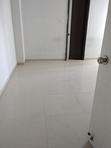 Room in 3 BHK Apartment at Pinnacle Brook Side, Bavdhan – for Rent